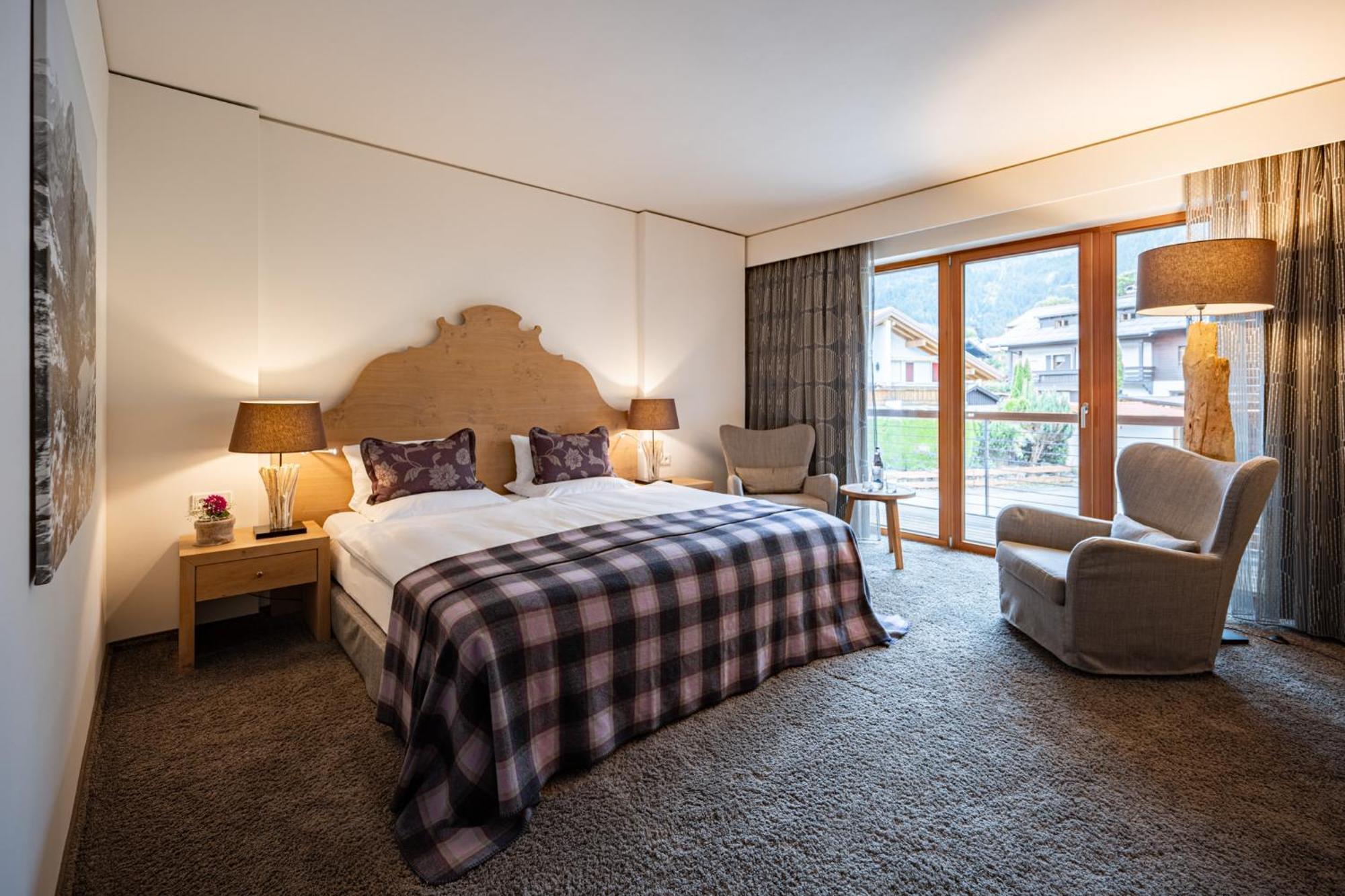 Exquisit Hotel 4*
